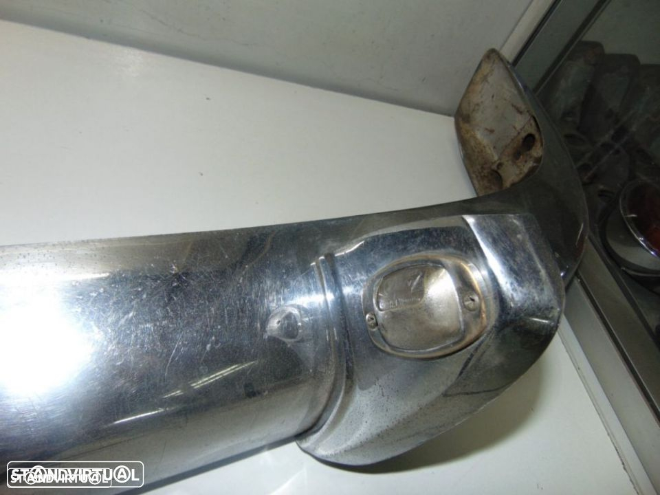 Mercedes W 111 pára-choques de trás - 4
