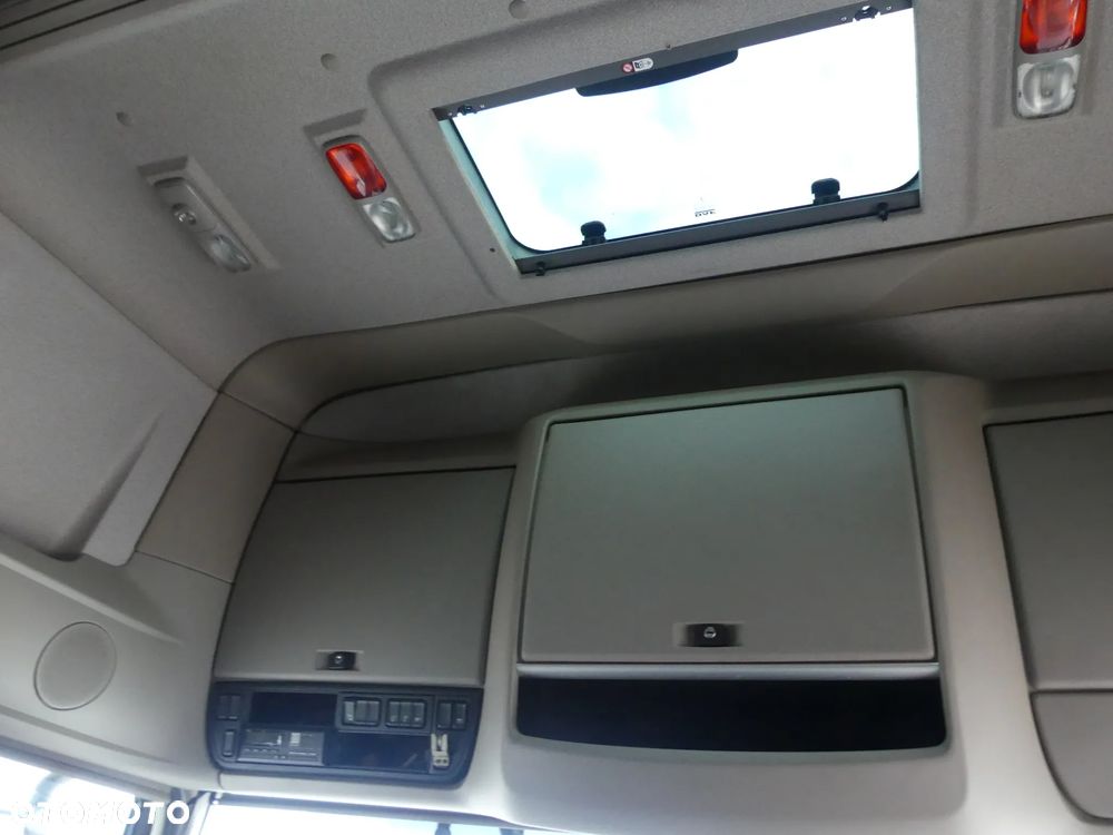 DAF XF 106.460 / LOW DECK /  AUTOMAT / SUPER SPACE CAB / - 31