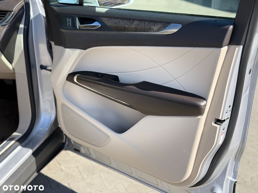 Ford Escape 2.0 EcoBoost AWD Titanium - 29