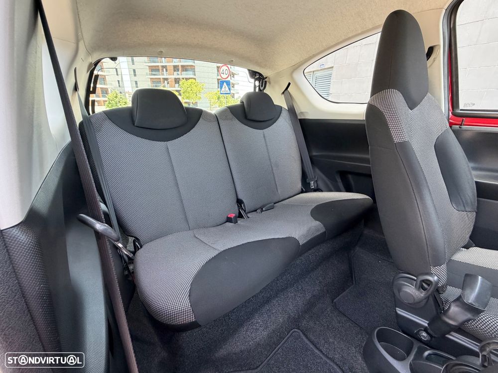 Toyota Aygo 1.0 Red Edition - 17