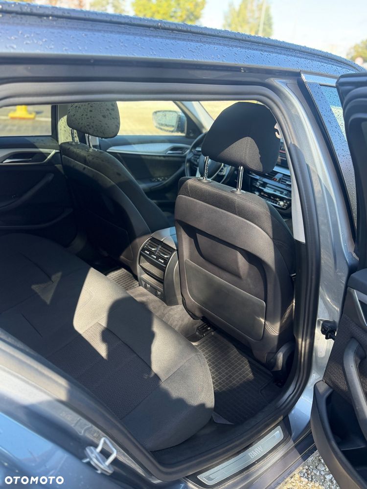 BMW Seria 5 520d xDrive - 18