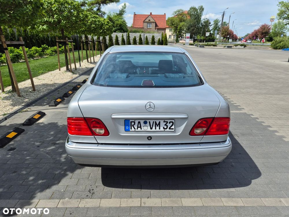 Mercedes-Benz Klasa E - 6