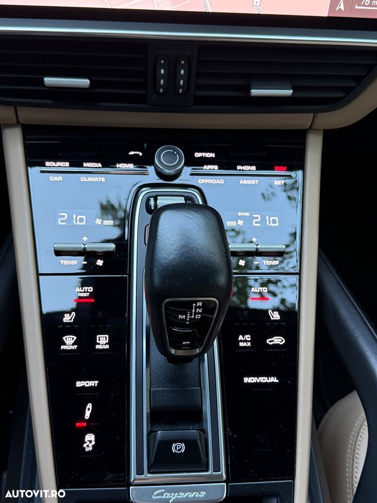 Porsche Cayenne - 17