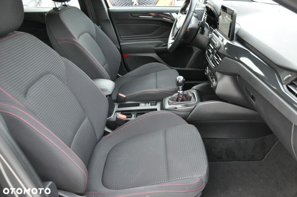 Ford Focus 1.5 EcoBlue Start-Stopp-System ST-LINE - 10