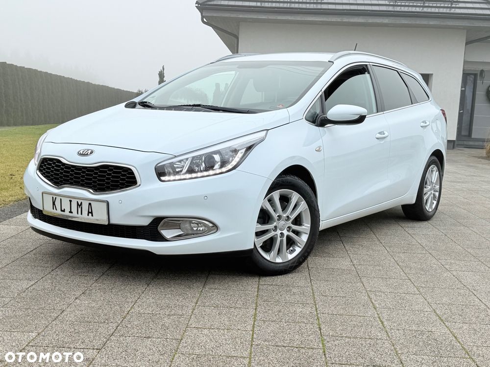 Kia Ceed 1.6 GDI Fifa World Cup Edition - 22