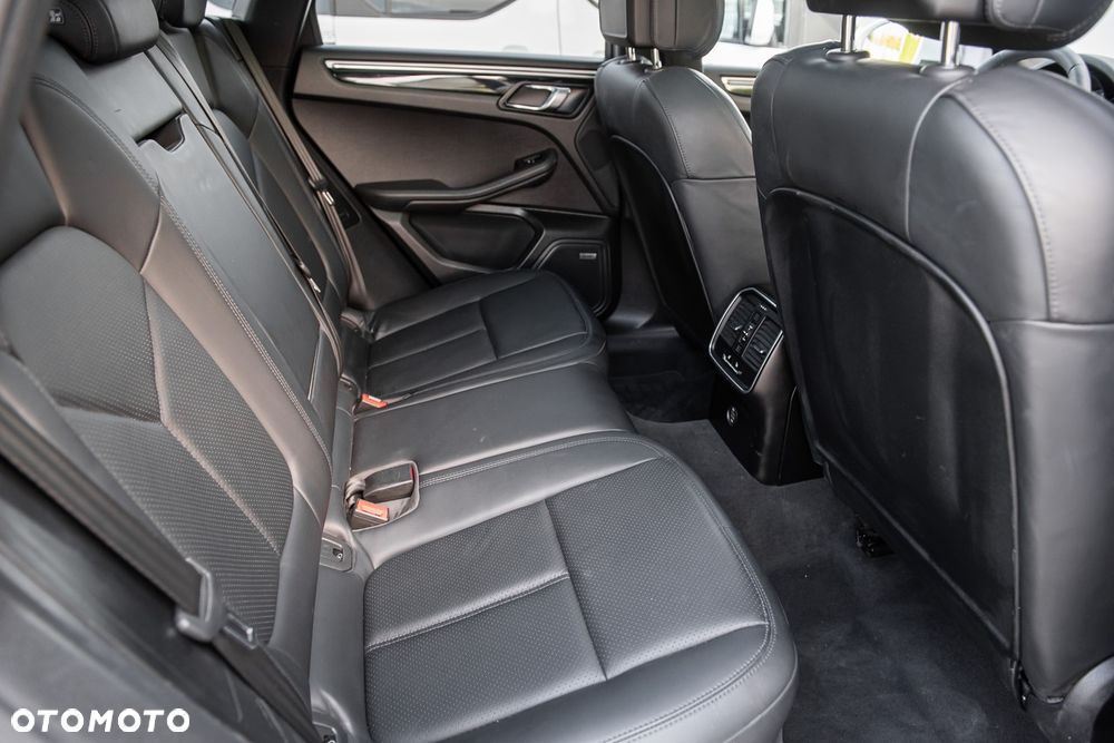 Porsche Macan S - 32
