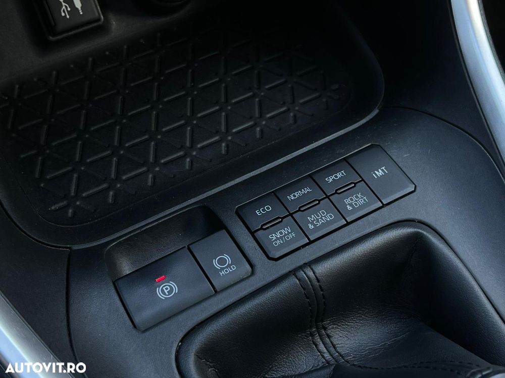 Toyota RAV4 2.0P 6MT AWD Dynamic - 23