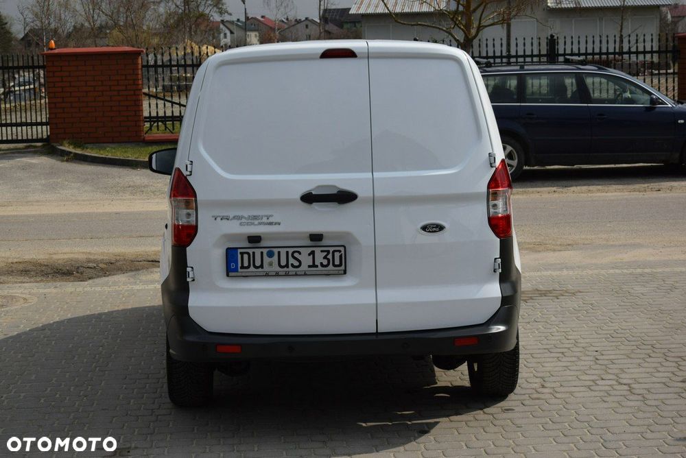 Ford Courier - 13