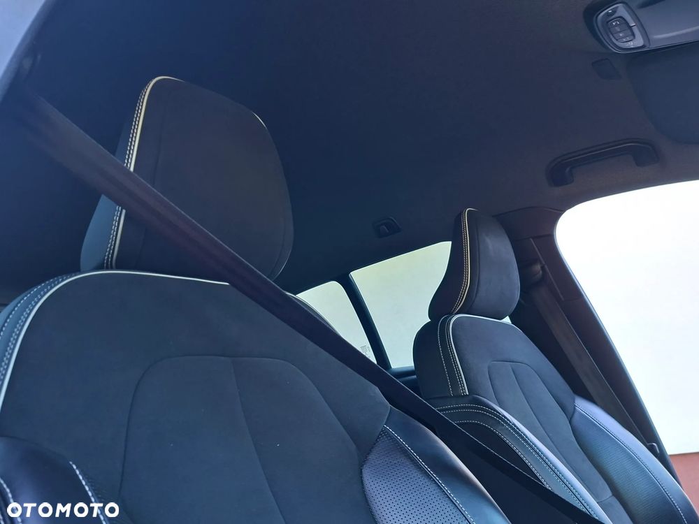 Volvo XC 40 T4 R-Design - 31