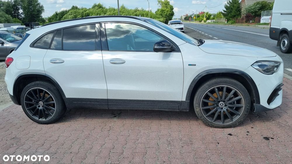 Mercedes-Benz GLA 250 e 8G-DCT AMG Line - 4