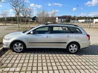 Toyota Avensis - 13