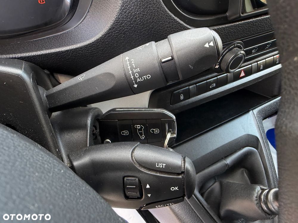 Opel VIVARO - 25