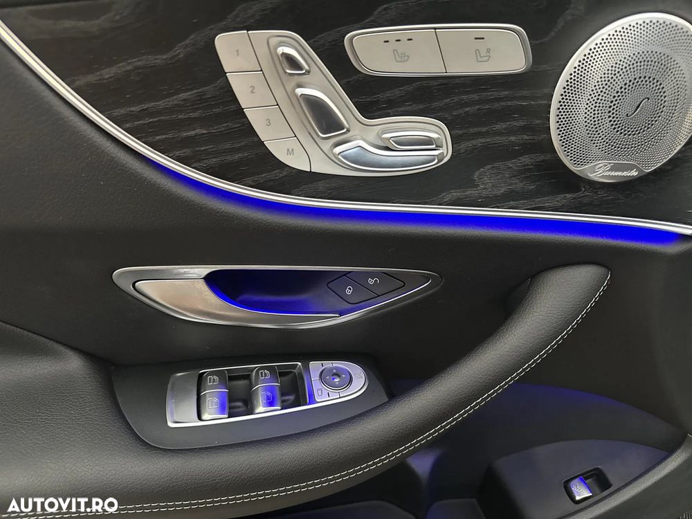 Mercedes-Benz E 400 Coupe 4MATIC Aut. - 11