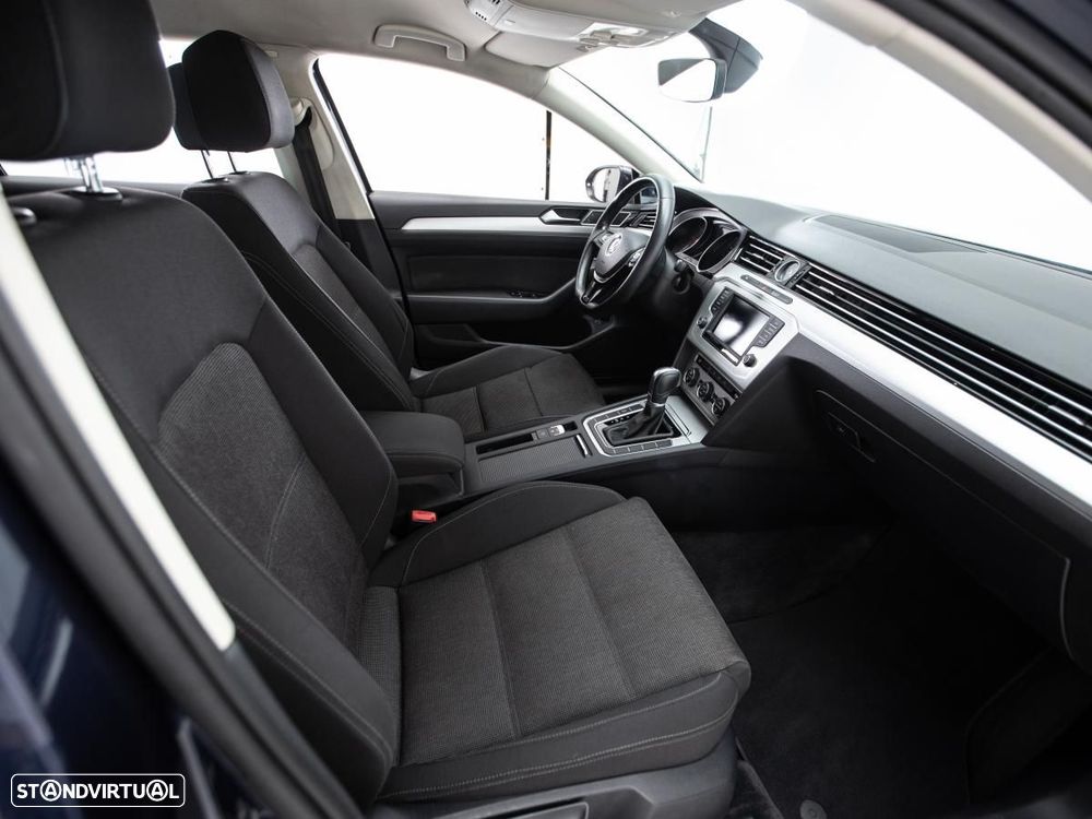 VW Passat Variant - 9