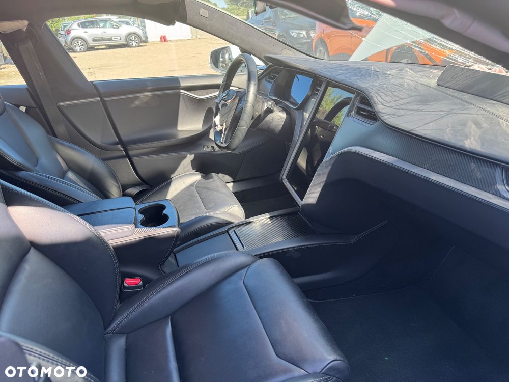 Tesla Model S - 5