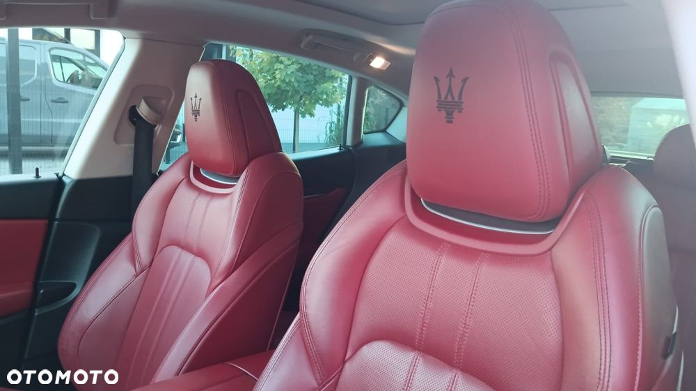 Maserati Levante - 12
