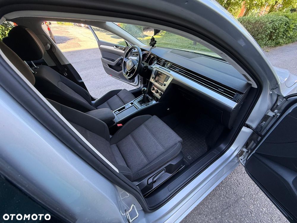 Volkswagen Passat 2.0 TDI SCR Comfortline - 7