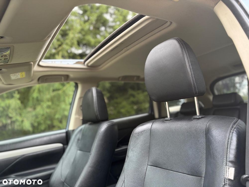 Mitsubishi Outlander - 19