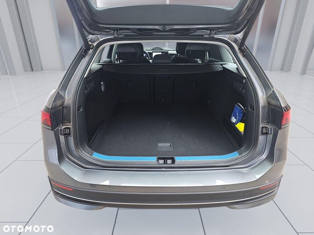 Volkswagen Passat - 20