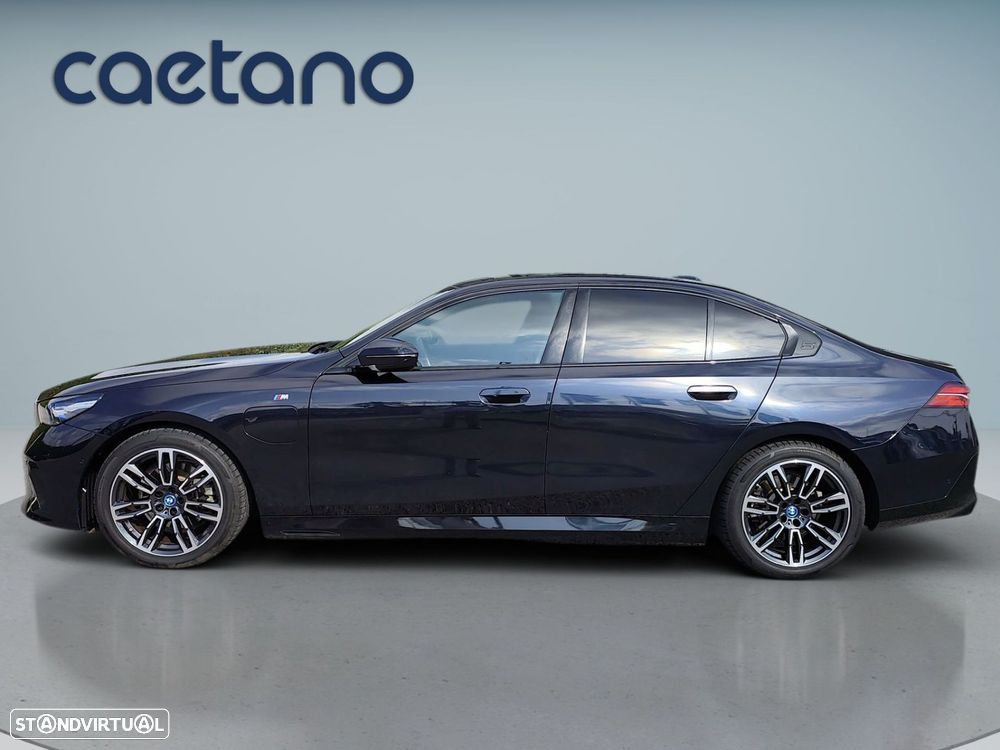 BMW 530 e Pack Desportivo M - 5