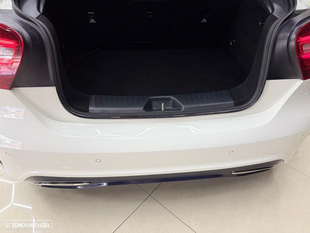 Mercedes-Benz A 180 d AMG Line - 10