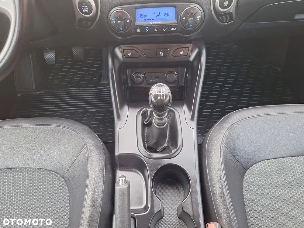 Hyundai ix35 1.7 CRDi 2WD blue Finale Silver - 27