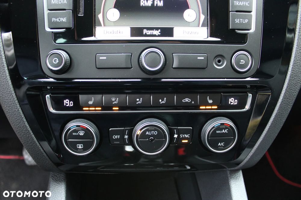 Volkswagen Jetta 1.4 TSI BMT Highline - 29