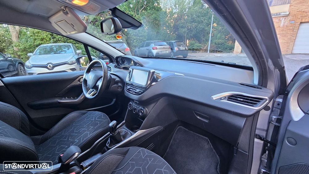 Peugeot 2008 1.6 BlueHDi Allure - 30