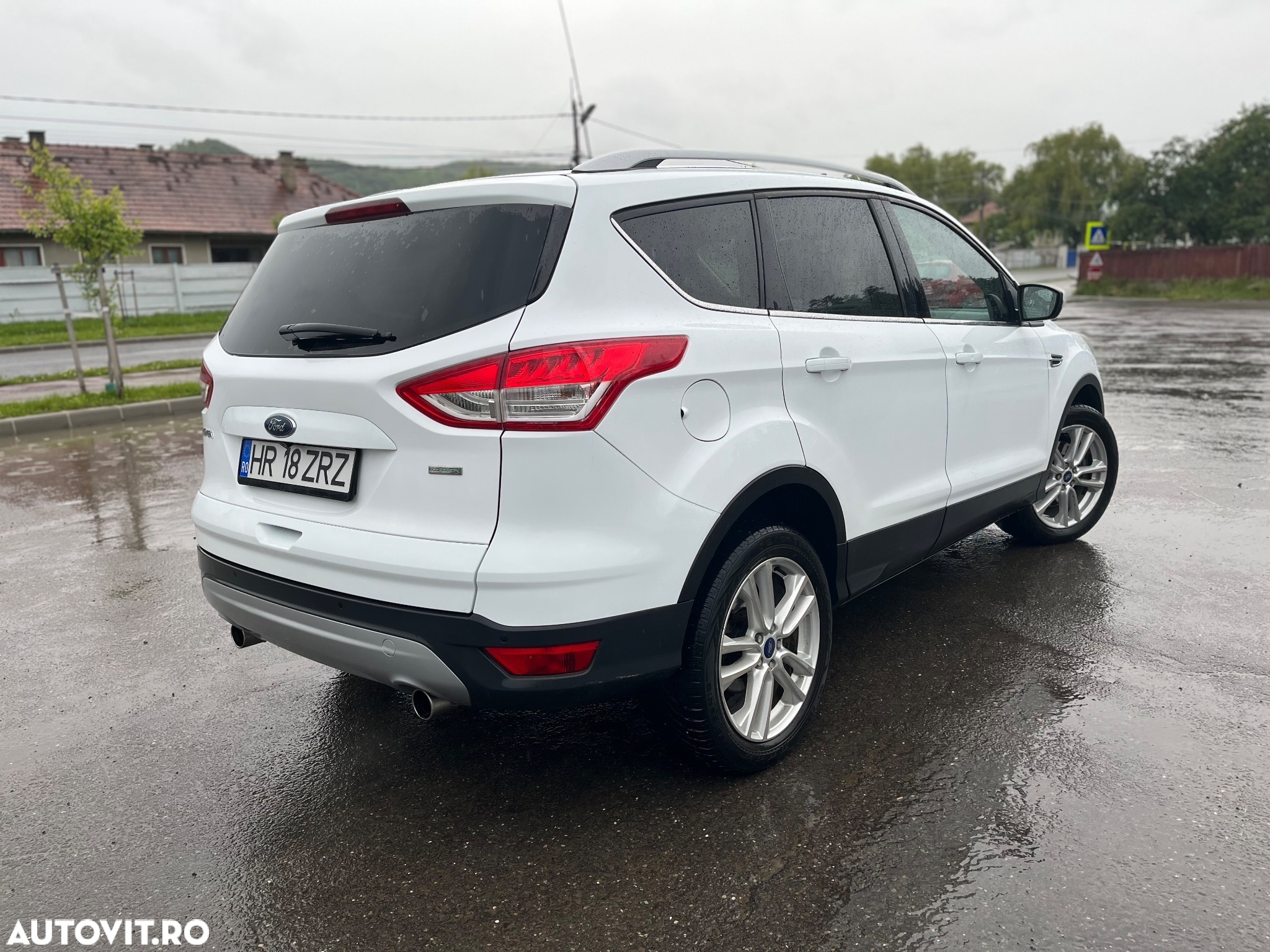 Ford Kuga - 12