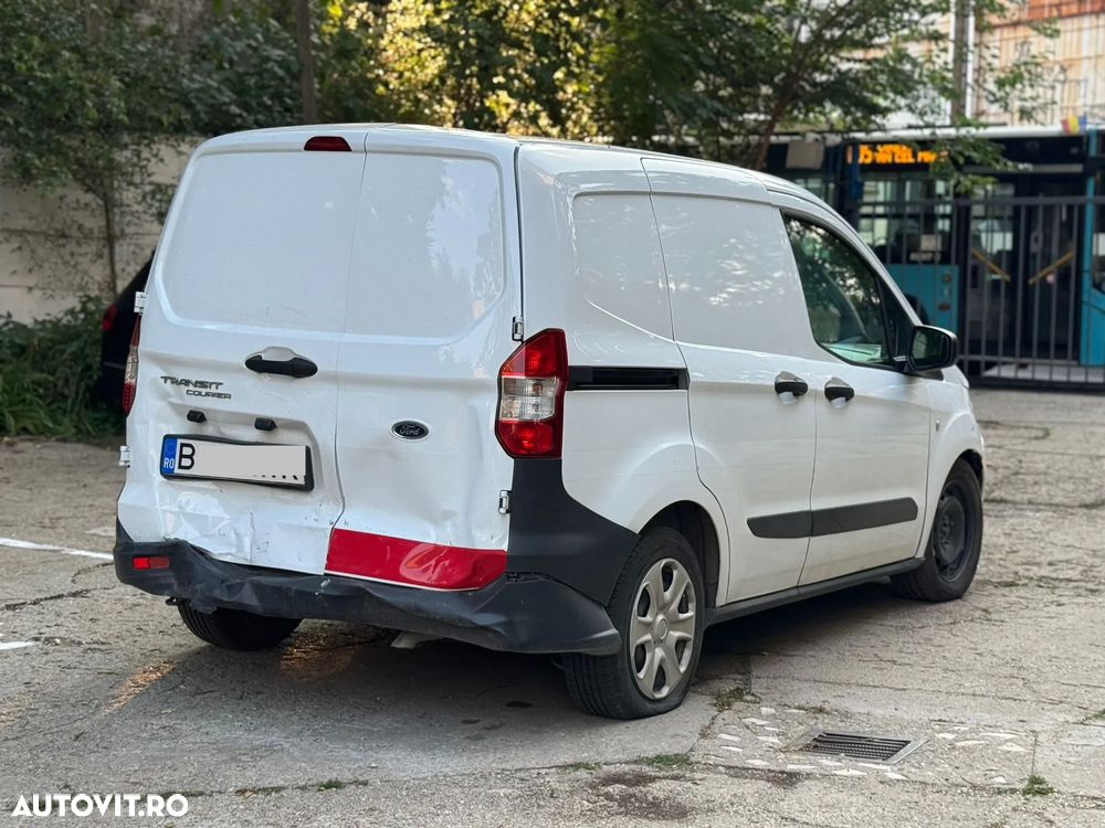 Ford Courier - 5