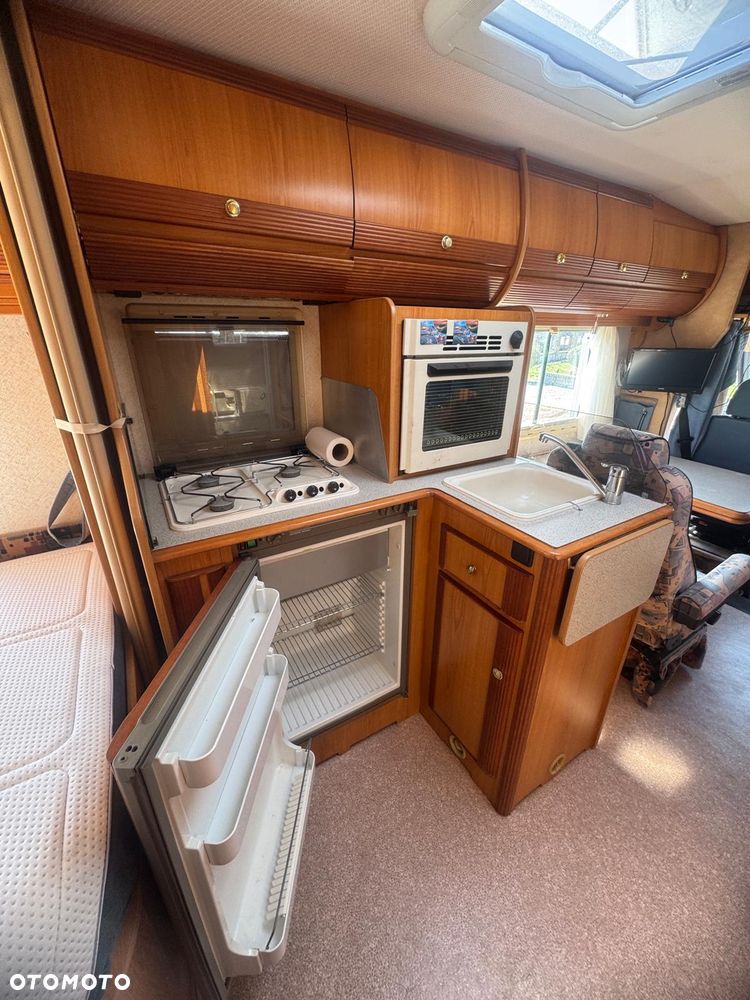 Mercedes-Benz Sprinter - 3