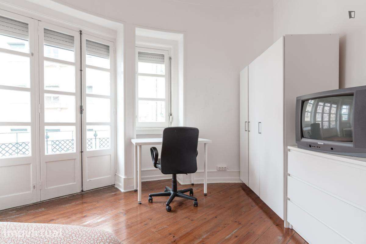 Quarto - localizado em Alameda Lisbon - Grande imagem: 3/14