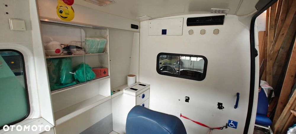 Mercedes-Benz Sprinter - 12