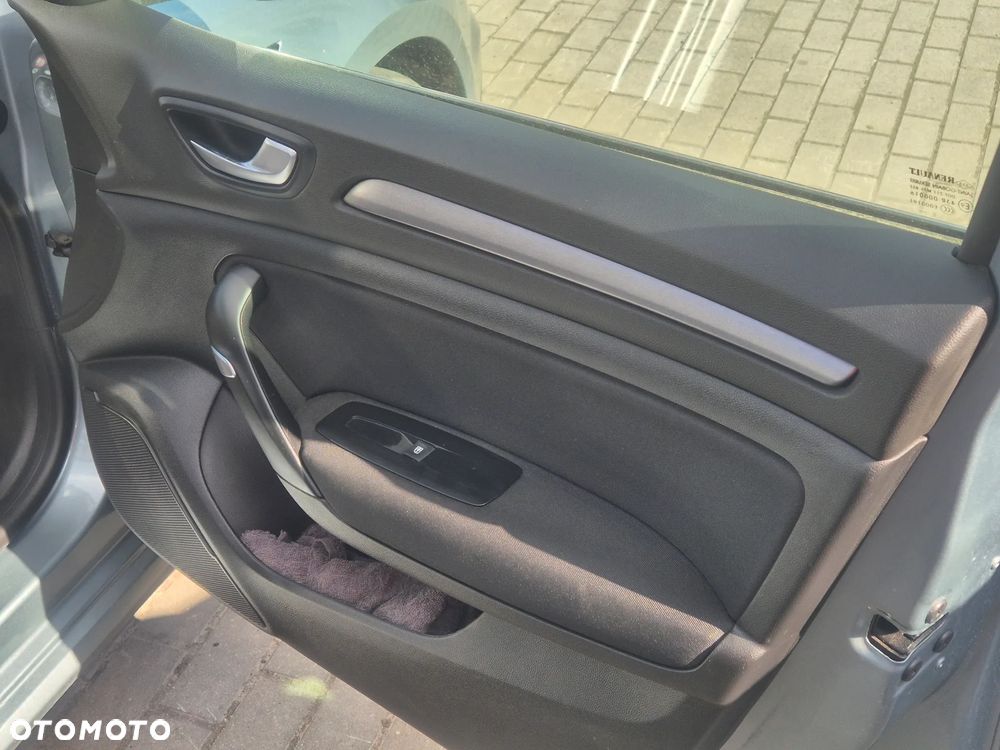 Renault Megane 1.3 TCe FAP Zen - 24