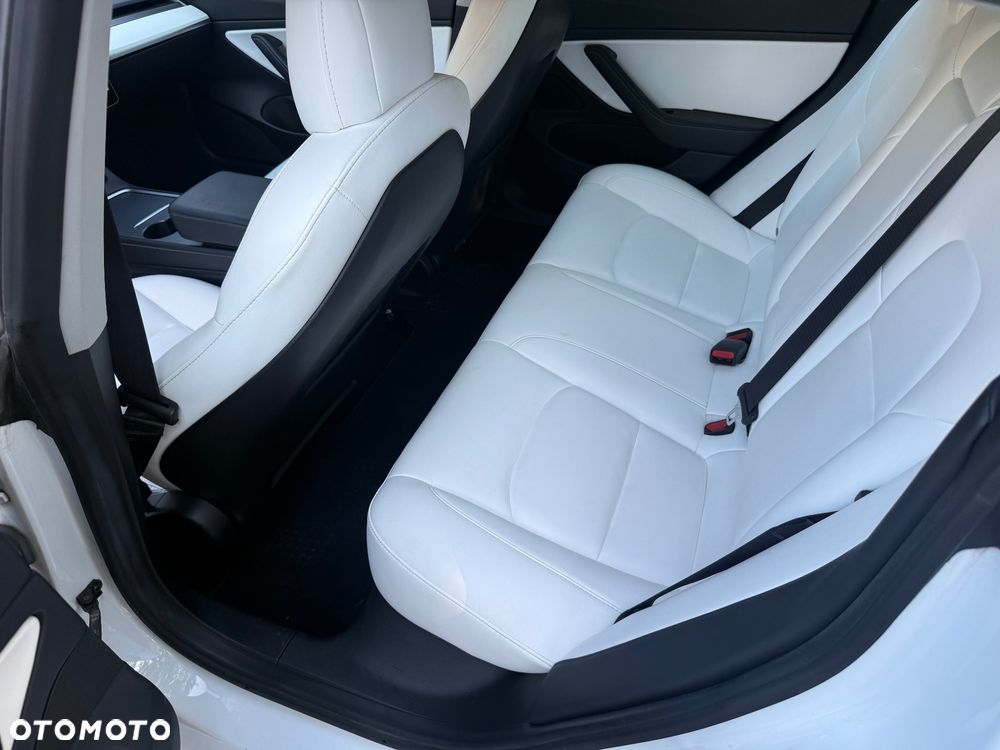 Tesla Model 3 - 13