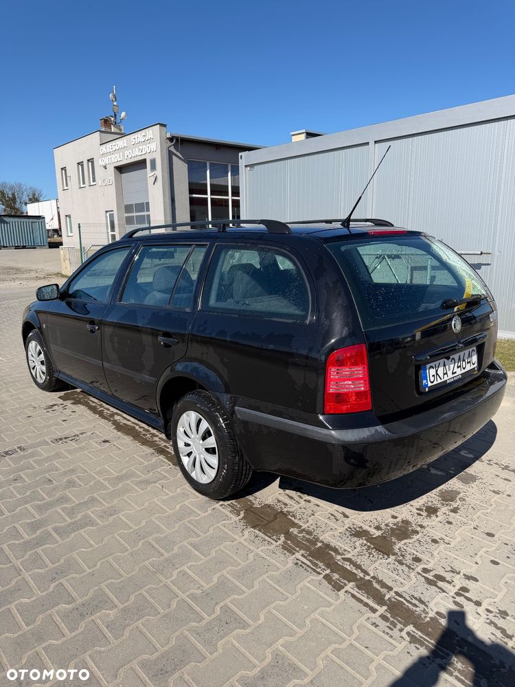 Skoda Octavia 1.6 Tour - 9