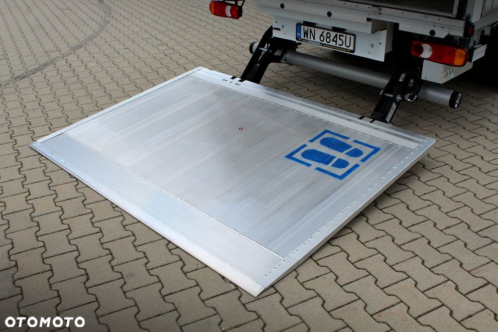 Renault Master kontener 9eup + winda BAR 750kg - 35