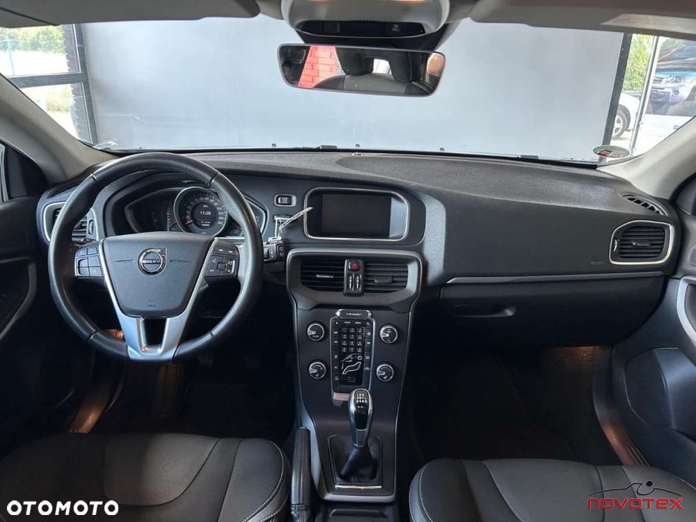 Volvo V40 D2 Drive-E Momentum - 12