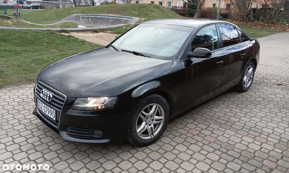Audi A4 Limousine - 12