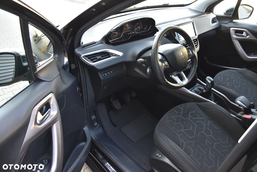 Peugeot 2008 BlueHDi 100 STOP & START Allure - 12