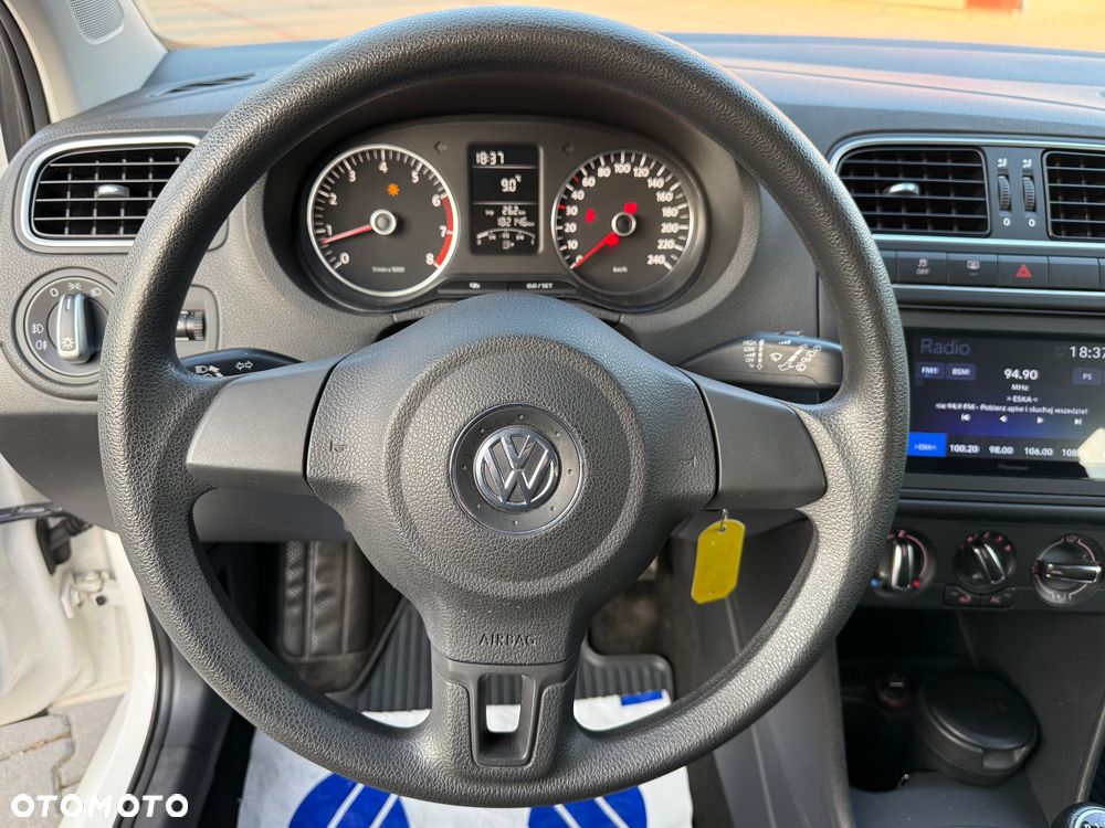 Volkswagen Polo 1.4 16V Trendline - 28