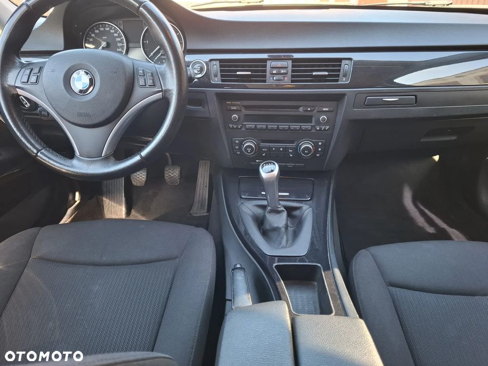 BMW Seria 3 318d DPF Edition Lifestyle - 14