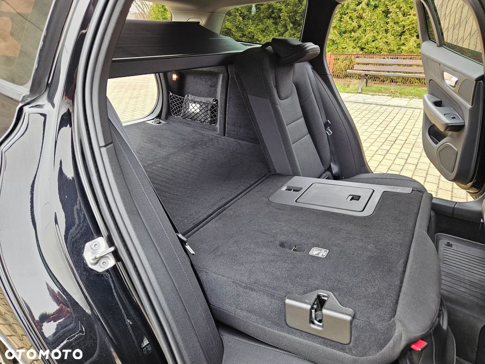 Volvo V60 D4 Momentum Pro - 26