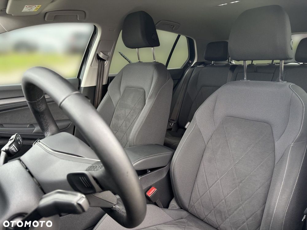 Volkswagen Golf - 11