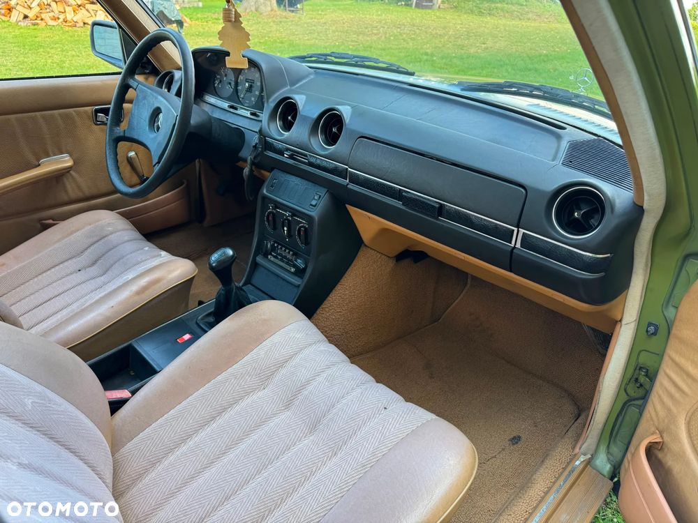 Mercedes-Benz W123 - 18