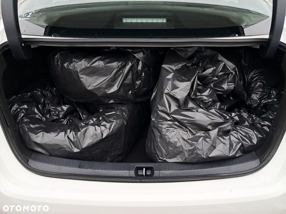 Toyota Corolla 1.8 Hybrid Comfort - 12