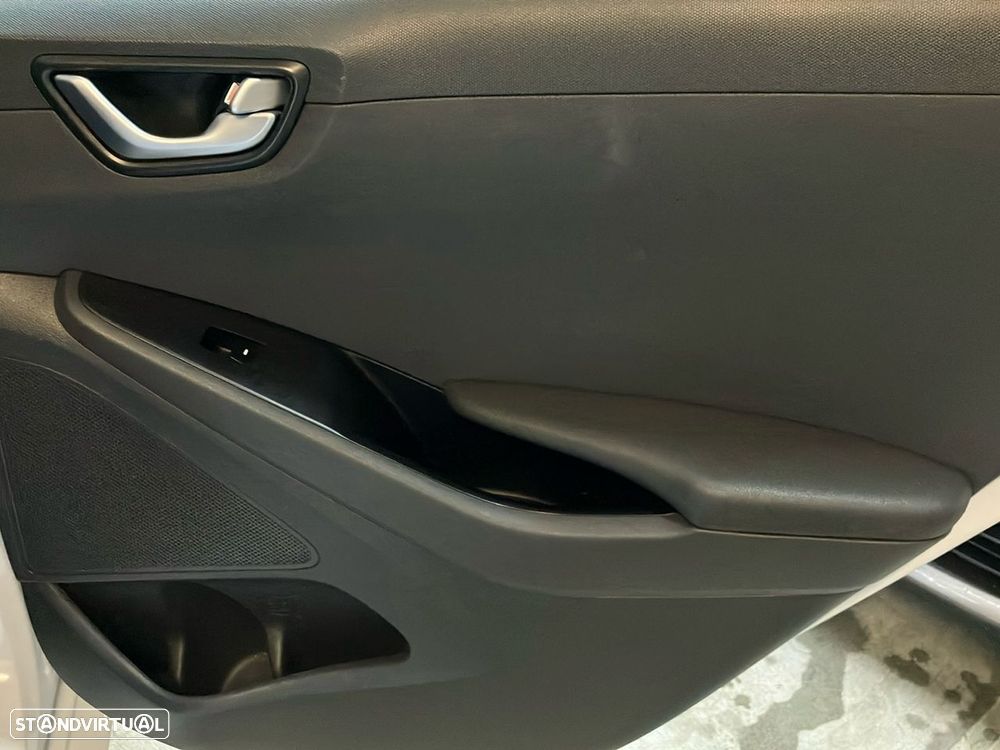 Hyundai Ioniq 1.6 GDI HEV - 24