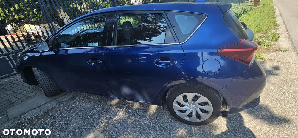 Toyota Auris 1.6 Premium Comfort - 3