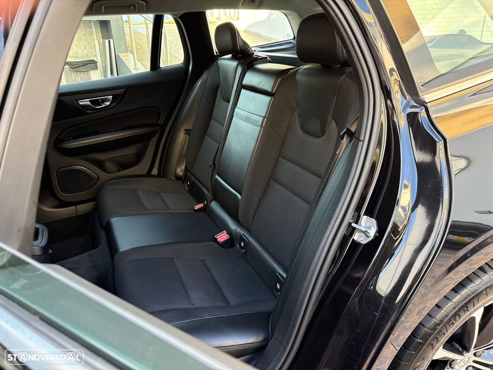 Volvo V60 2.0 D3 Momentum Plus - 11