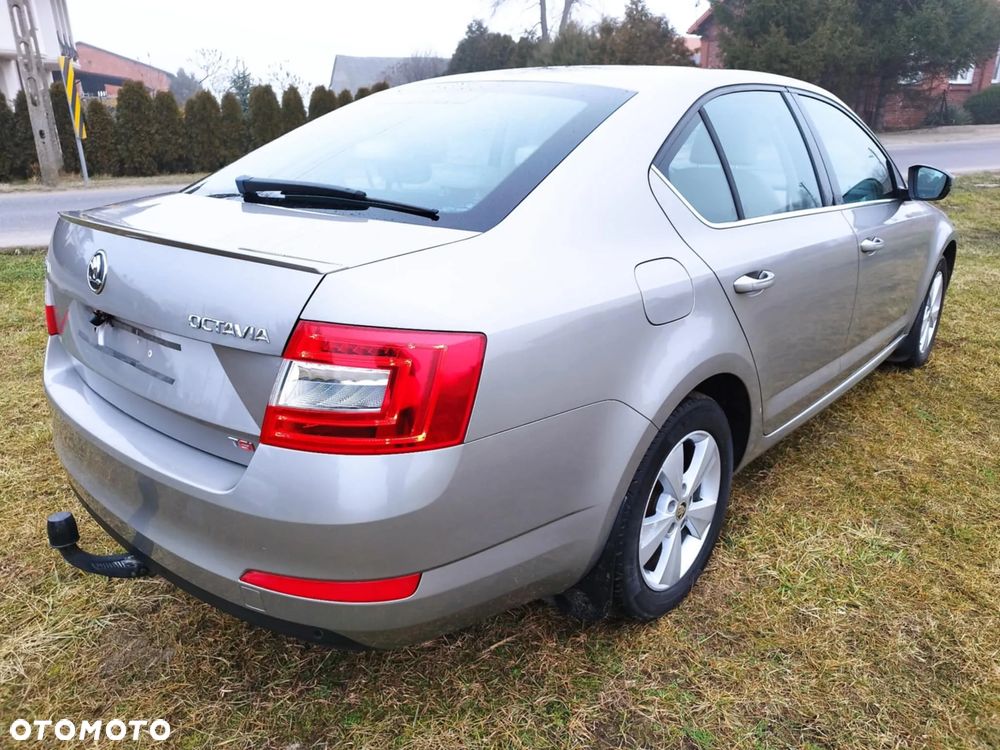 Skoda Octavia 1.8 TSI DSG Ambition - 12